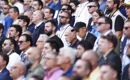 Fenerbahçe tribünlerinden şaşırtan tezahürat