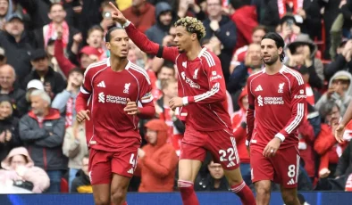 Liverpool, Everton karşısında farklı bir galibiyet elde etti!