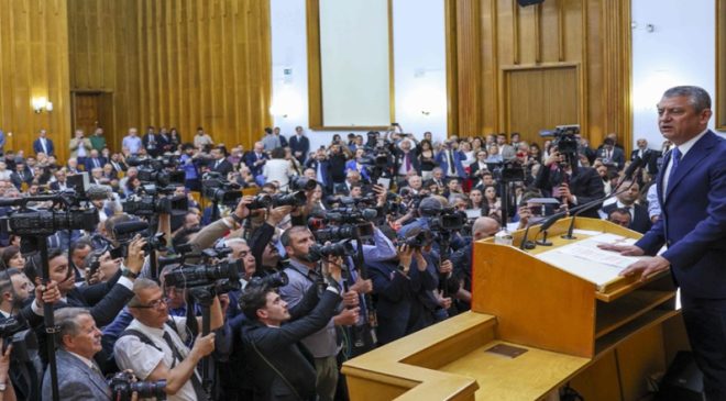 Özgür Özel’den Siyasi Hamle Mi Geliyor? Kritik Tarih İddiası